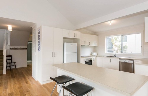 Anglesea House | 7 Parker - Nestled in the heart of Anglesea.