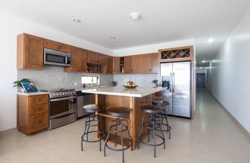 El Tezal Apartment | A spacious 3-bedroom escape offering stunning views and a comfortable setting for a relaxing getaway.