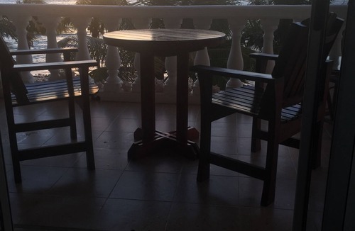 Puerto Morelos Condo | Affordable Luxury-Newly Renovated Beachfront Condo-Vacation Paradise
