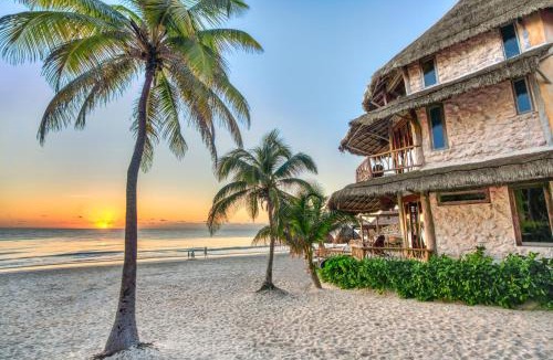 Zona Hotelera Hotel | Alaya Beachfront Tulum Hotel