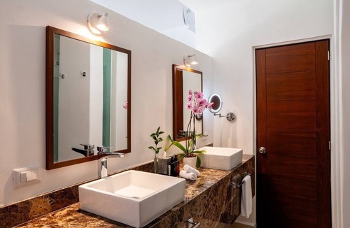 Villa Juarez Hotel | ALL-INCLUSIVE Adults Luxury Oceanview Suite, Free Transfer & Daily Hydrotherapy