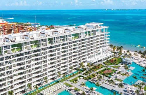 Playa Mujeres Villa | 🌞 All-Inclusive Optional OceanFront Beach Resort 🏖️~ 𝕏 @MyBeachSuites Rentals