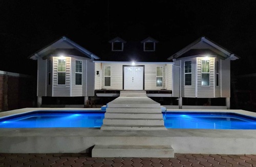 Las Calabazas House | Amazing Beach House with cool AC
