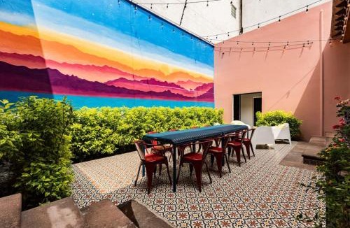 Colonia Roma House | Artistic Haven in Roma Norte with Outdoor Dining