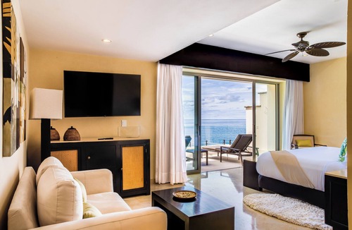 Amapas Resort | Award Winning 3-BR PH Prime Oceanfront at Garza Blanca Resort:Xmas Dec 20-27/25