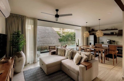 Playa Paraiso Apartment | Baya Samsara Jungle Paradise Beach Club Access