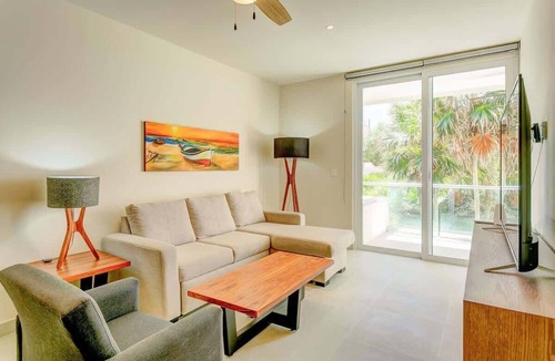 Akumal Condo | Beach Club & 5 Rooftop Pools with Private Jacuzzi