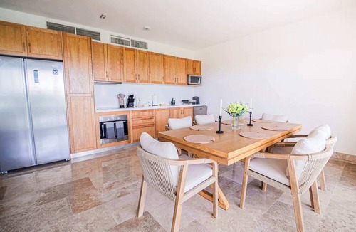 Playa Mujeres Apartment | Beach Club Access, Rooftop Infinity Pool & Jacuzzi
