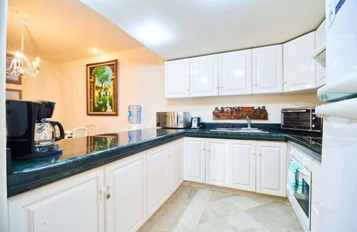 Puerto Aventuras Apartment | Beach Escape | 2BR | Pool & Ocean Breeze