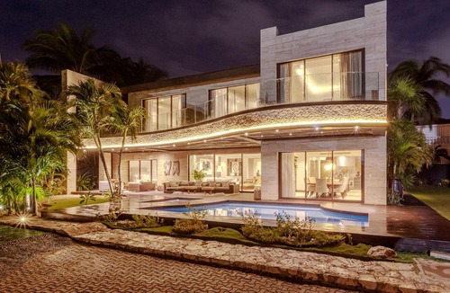 Playacar Beach Villa | Beachfront House of Sirens