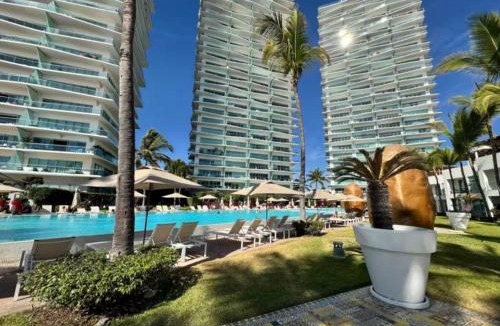 North Hotel Zone Apartment | Beachfront Icon Vallarta Condos