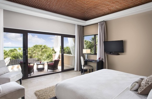 Soliman Bay Villa | Beachfront Luxury Villa w/Private Bartender, Chef and full Staff