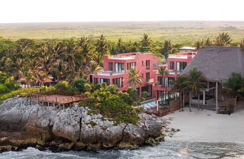 Zona Hotelera House | Beachfront Mansion - Wedding & Retreats Paradise