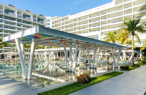 Playa Mujeres Condo | Beautiful One Bedroom suite in luxurious Cancun Resort.