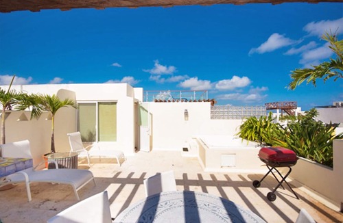 Gonzalo Guerrero Apartment | Best Location PH steps to Mamitas Beach