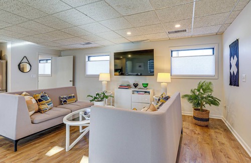 Perrysburg Apartment | Between Restaurant & Brewery! Chic Perrysburg Apt