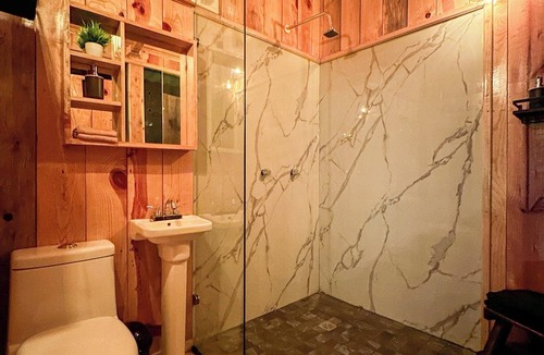 Mineral del Chico Bed & Breakfast | Biciting Combi Love Glamping with Jacuzzi and Views