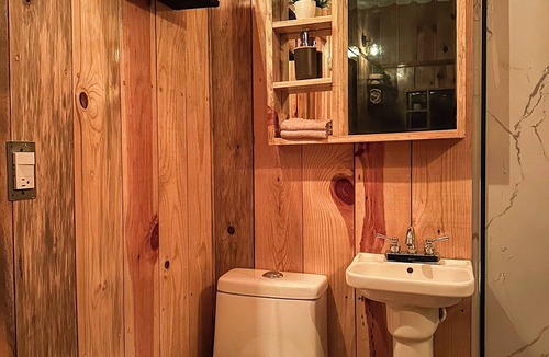 Mineral del Chico Bed & Breakfast | Biciting Combi Love Glamping with Jacuzzi and Views