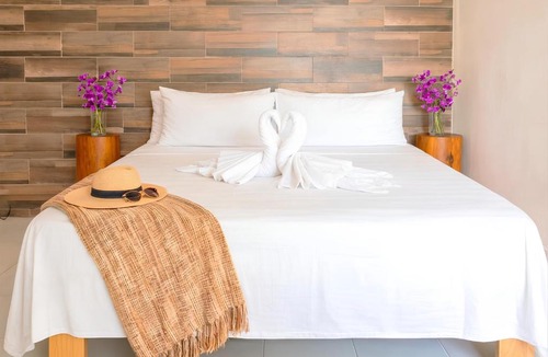 Luis Donaldo Colosio Apartment | Boutique Centro King & 2BR Suites, Sleeps 2-8, Kitchen, WiFi, AC, Beach, La Quinta, ADO & Ferry 4 Min