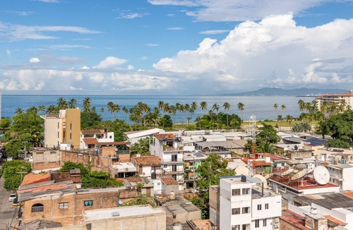 Colonia 5 de Diciembre Condo | Boutique Condo, 3 blocks to the beach!