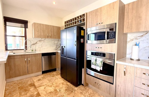 12th Street Apartment | Bright and spacious 3-bedroom PH with jacuzzi ocean front in Playa del Carmen