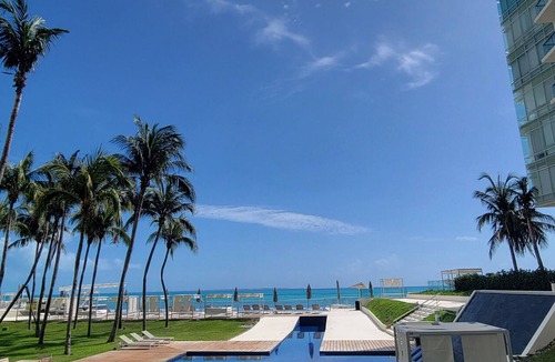 Downtown Cancun Condo | Cancun Condo w Beach Access/Pool/Hot Tub