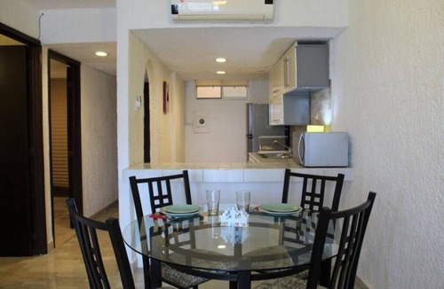 Punta Cancun Condo | CANCUN SUITES APARTMENTS - HOTEL ZONE