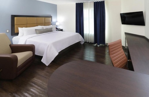 Celaya Hotel | Candlewood Suites - Celaya by IHG