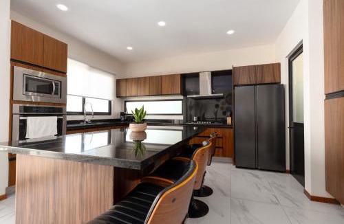 La Cruz de Huanacaxtle Villa | Casa 4 recamaras, alberca, terraza y club playa.