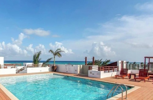 Zazil-ha Apartment | Casa del Mar - Rooftop Pool walk to Coco Beach