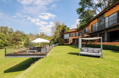 El Santuario House | Casa El Arco: Lakefront property in Valle de Bravo