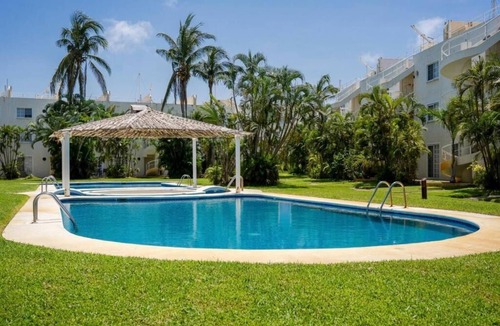Hornos Condo | Casa familiar con piscina, jardín y parque infantil