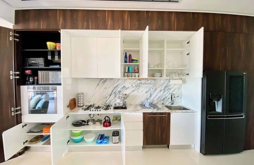 Romantic Zone Condo | Casa Frida: Luxe Pier 57 Oceanview Corner Unit