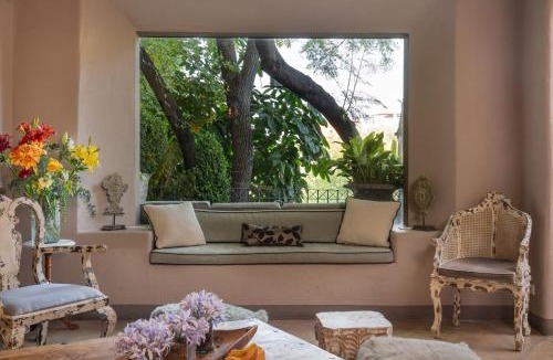 Atascadero House | Casa Libelula, 3BR with Rooftop, Hot Tub & Views