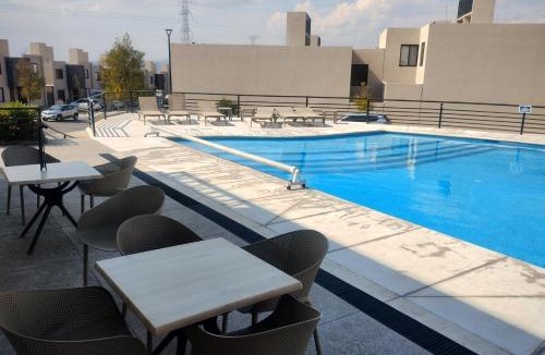 Jurica House | Casa Lulu junto a Queretaro