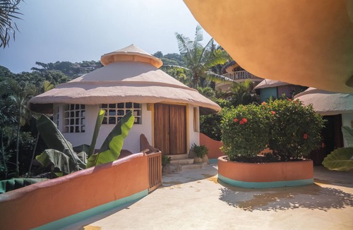 North End Villa | Casa Rana Verde: Marvelous 3-bedroom villa with AC in vibrant Sayulita