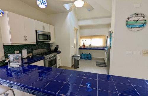 Colonia Repobladores House | Casa Sunshine! Tropical Retreat. Heated Pool, 2 Bed, 2 Bath.
