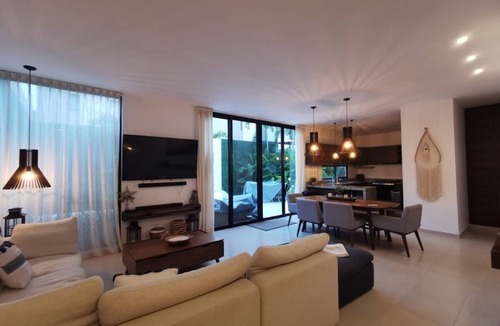 Playa del Carmen House | CASA THULA - PRIVATE POOL