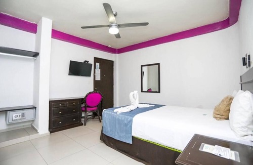 Avenida Tulum Hotel | Central Cancún Getaway | Walk to Restaurants & Cultural Attractions
