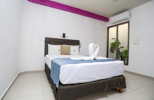 Avenida Tulum Hotel | Central Cancún Getaway | Walk to Restaurants & Cultural Attractions