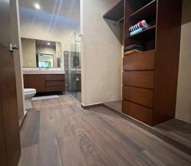 Conkal House | Chalet con 3 habitaciones y alberca privada