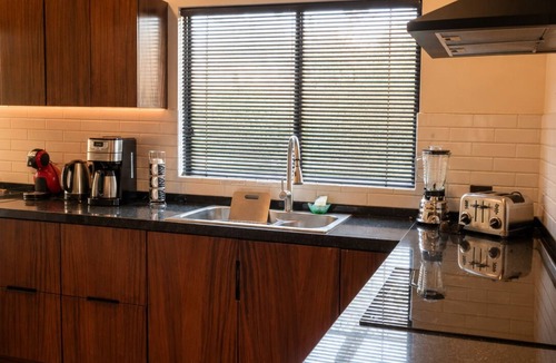 La Paz House | Charming 3-bedroom house in downtown La Paz with WiFi, AC and pool!