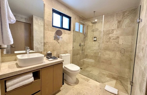 Downtown Hotel | Chic Urban Stay Steps From Quinta Avenida – 4 City View Units w/Pool Access