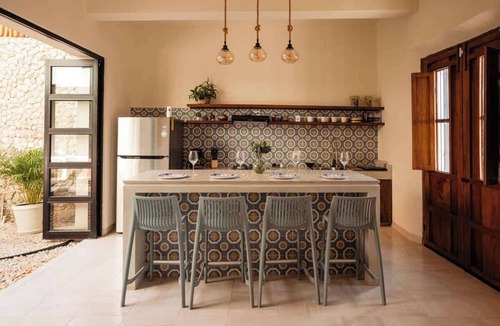 Centro House | Colonial Home for 6 · Garden · Historic Downtown