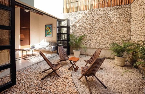 Centro House | Colonial Home for 6 · Garden · Historic Downtown