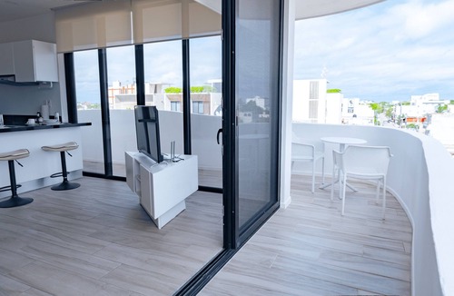 Luis Donaldo Colosio Apartment | Corner Apartment w/Large Private Balcony - Pool Rooftop - 3 Blocks to Beach