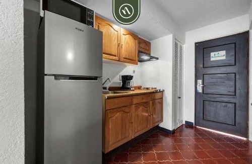 South Shore Hotel Area Apartment | Costa Sur Estudio 5 | 1BR Puerto Vallarta beachfront