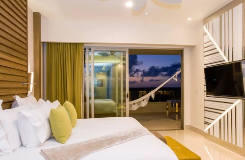 Puerto Juarez Resort | Cozy Christmas Week Getaway at Garza Blanca, Cancun, Mexico!