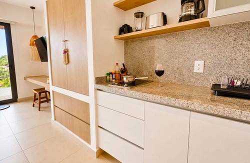 Luis Donaldo Colosio Apartment | Cozy Studio steps from Coco Beach · Blanko Living