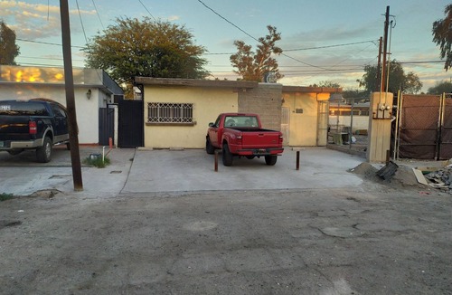 Civic Center House | Cuarto Comodo Centrico